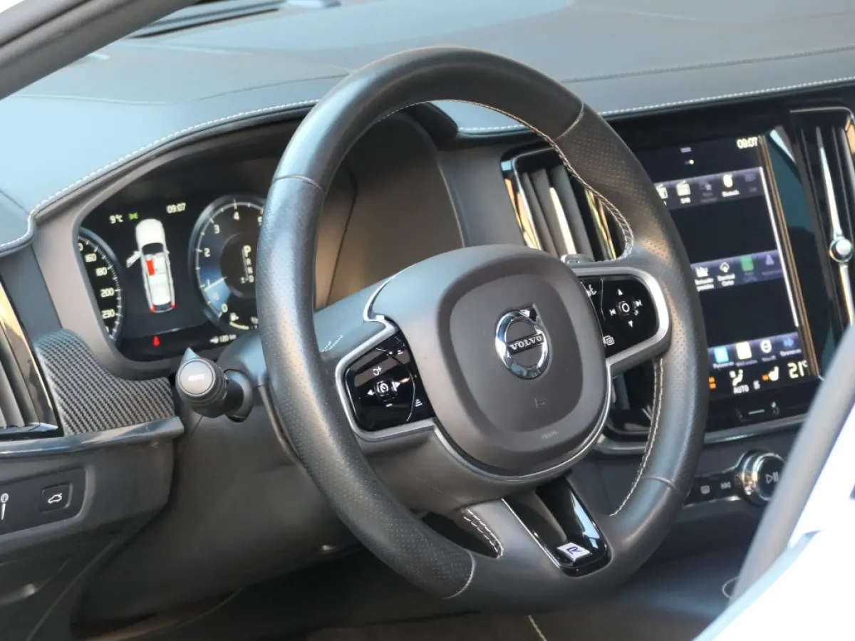 2.0 T4 R-Design 12 MND garantie / Panoramadak / DAB+ / stuur ver