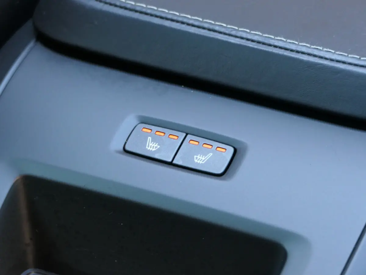 2.0 T4 R-Design 12 MND garantie / Panoramadak / DAB+ / stuur ver
