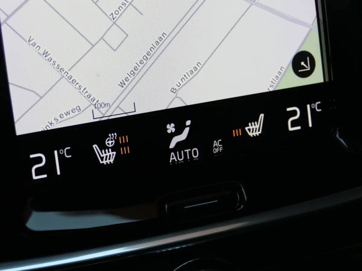 2.0 T4 R-Design 12 MND garantie / Panoramadak / DAB+ / stuur ver