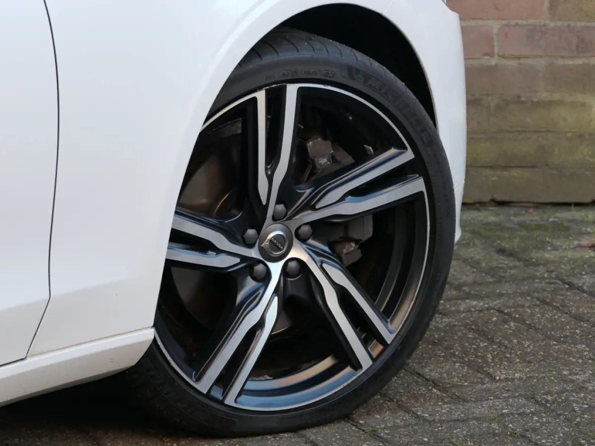 2.0 T4 R-Design 12 MND garantie / Panoramadak / DAB+ / stuur ver