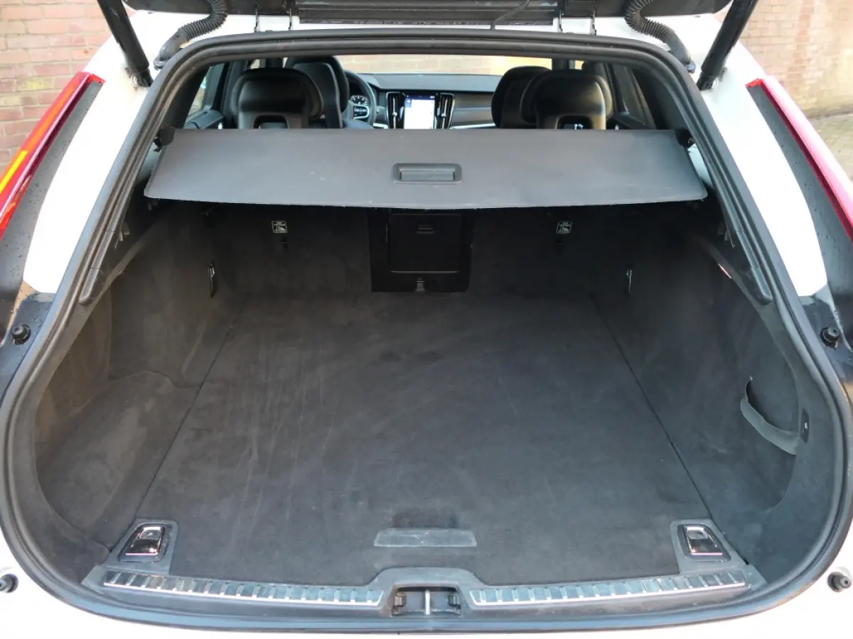 2.0 T4 R-Design 12 MND garantie / Panoramadak / DAB+ / stuur ver