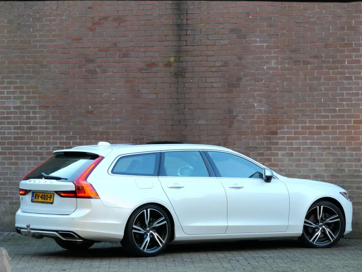 2.0 T4 R-Design 12 MND garantie / Panoramadak / DAB+ / stuur ver