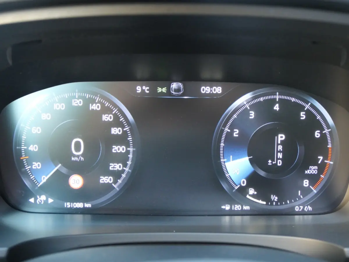2.0 T4 R-Design 12 MND garantie / Panoramadak / DAB+ / stuur ver