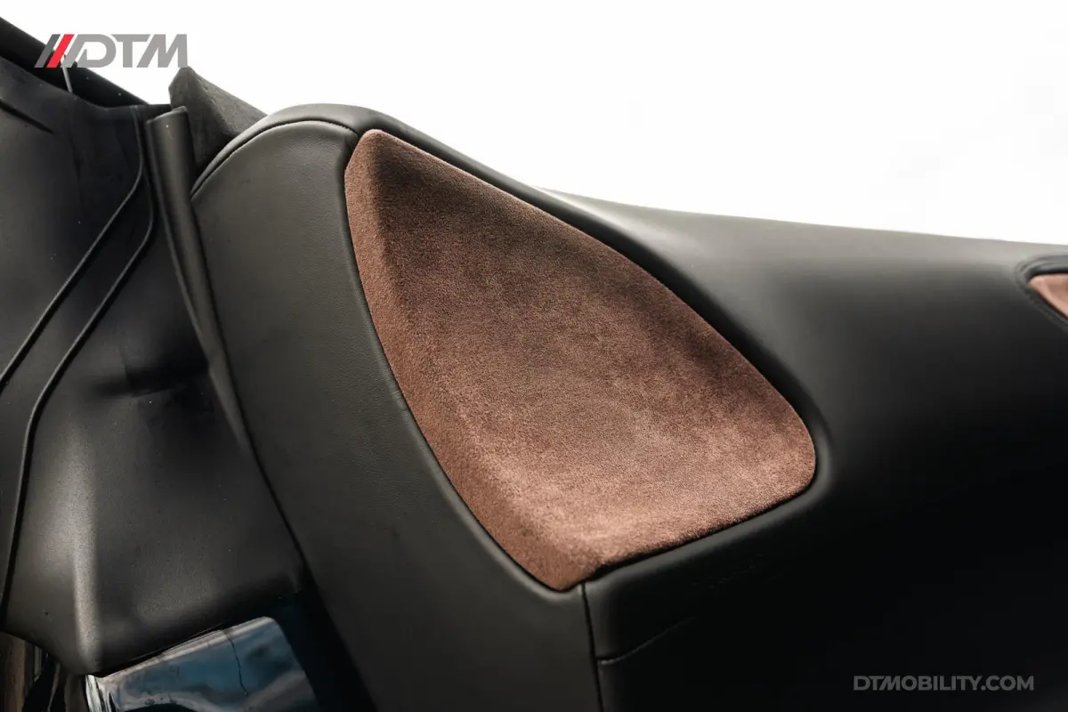 4.0 V8 | Blu Pozzi | Daytona Seats Cioccolato |
