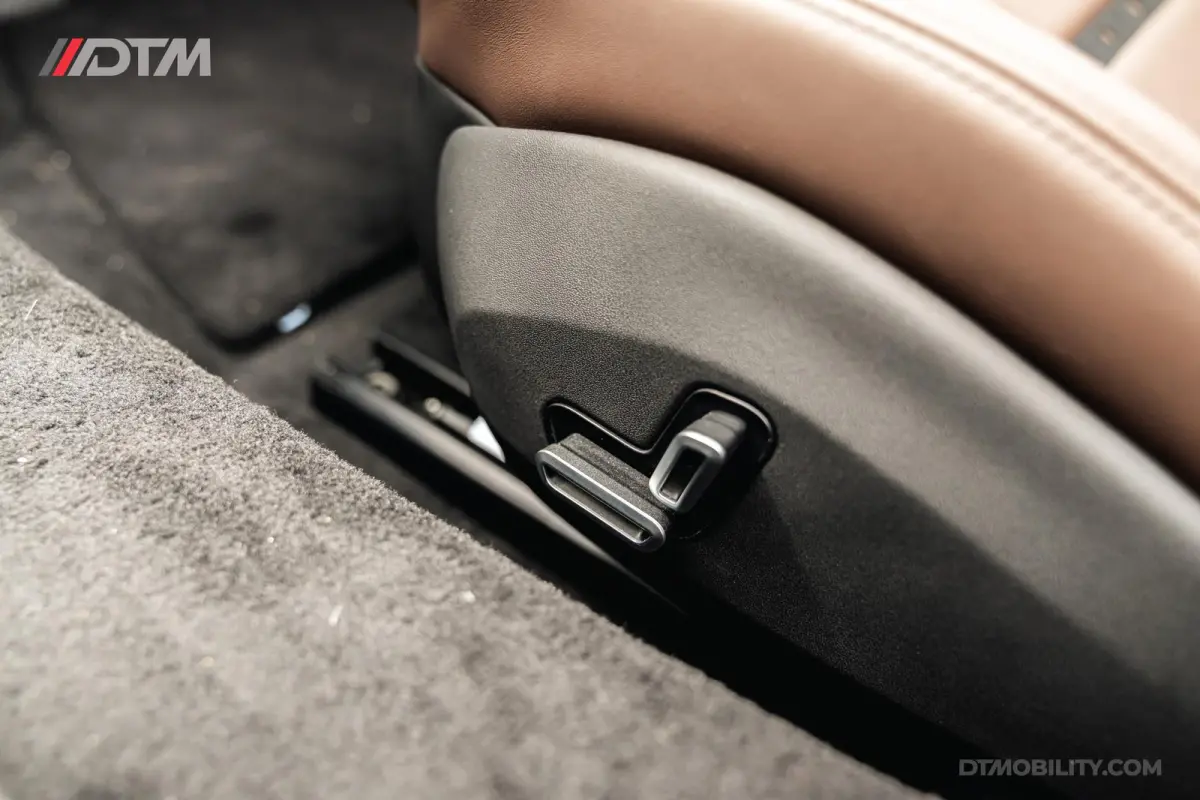 4.0 V8 | Blu Pozzi | Daytona Seats Cioccolato |