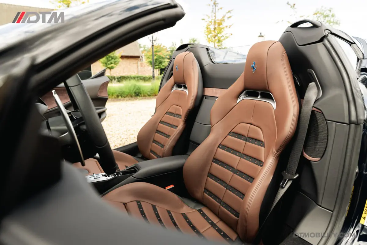 4.0 V8 | Blu Pozzi | Daytona Seats Cioccolato |