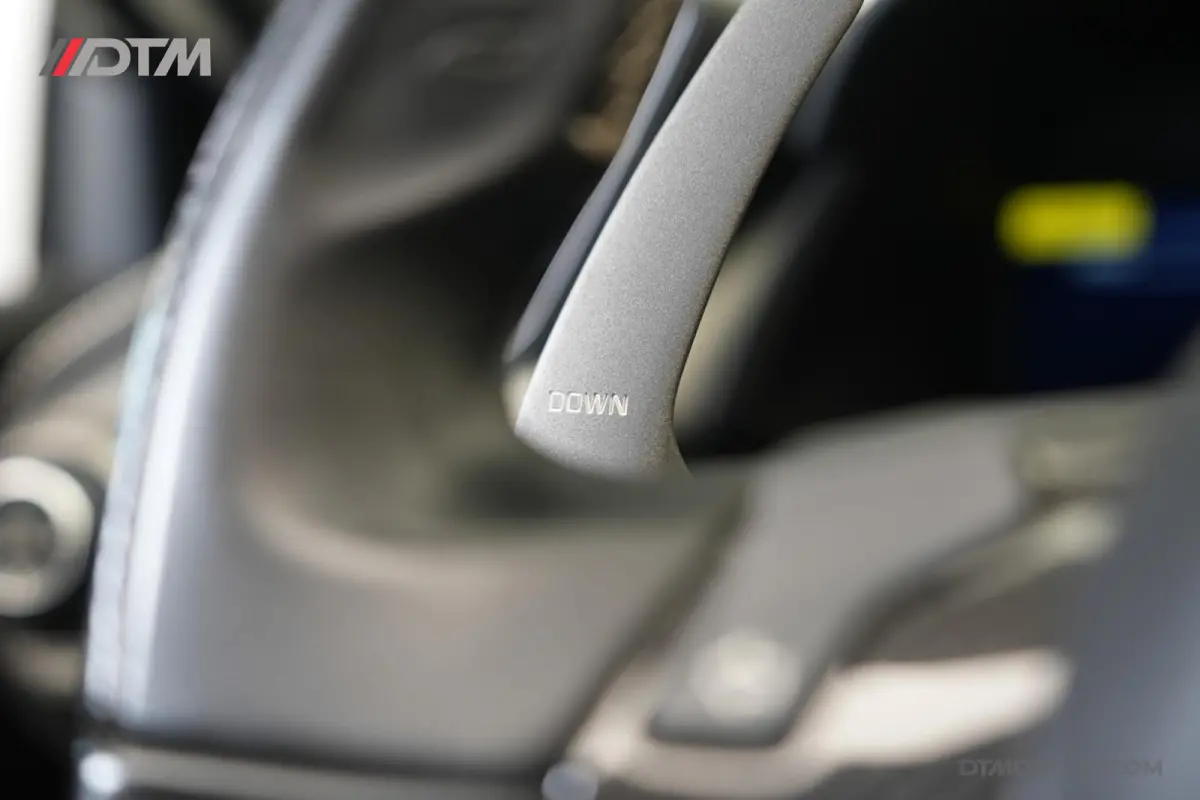 3.9 HELE | Daytona Racing Seats | Passenger Display | Nose Lift |