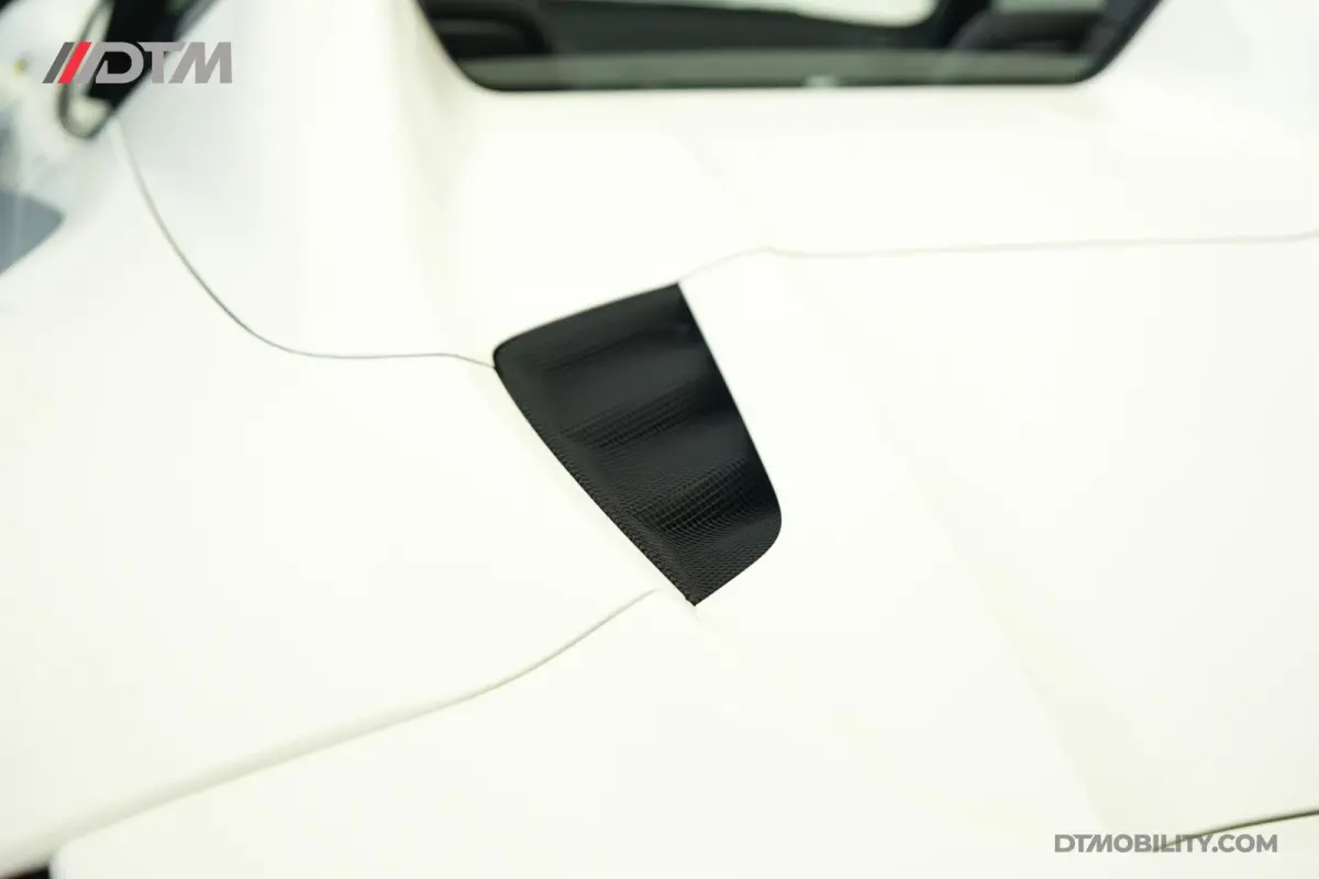 3.9 HELE | Daytona Racing Seats | Passenger Display | Nose Lift |
