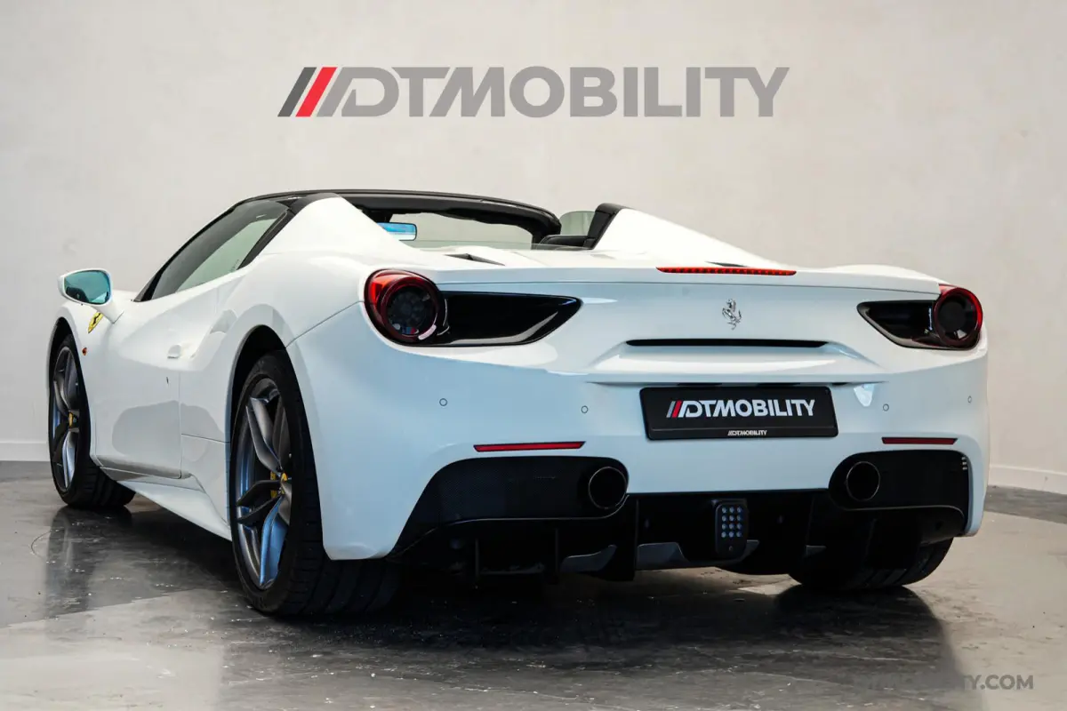 3.9 HELE | Daytona Racing Seats | Passenger Display | Nose Lift |