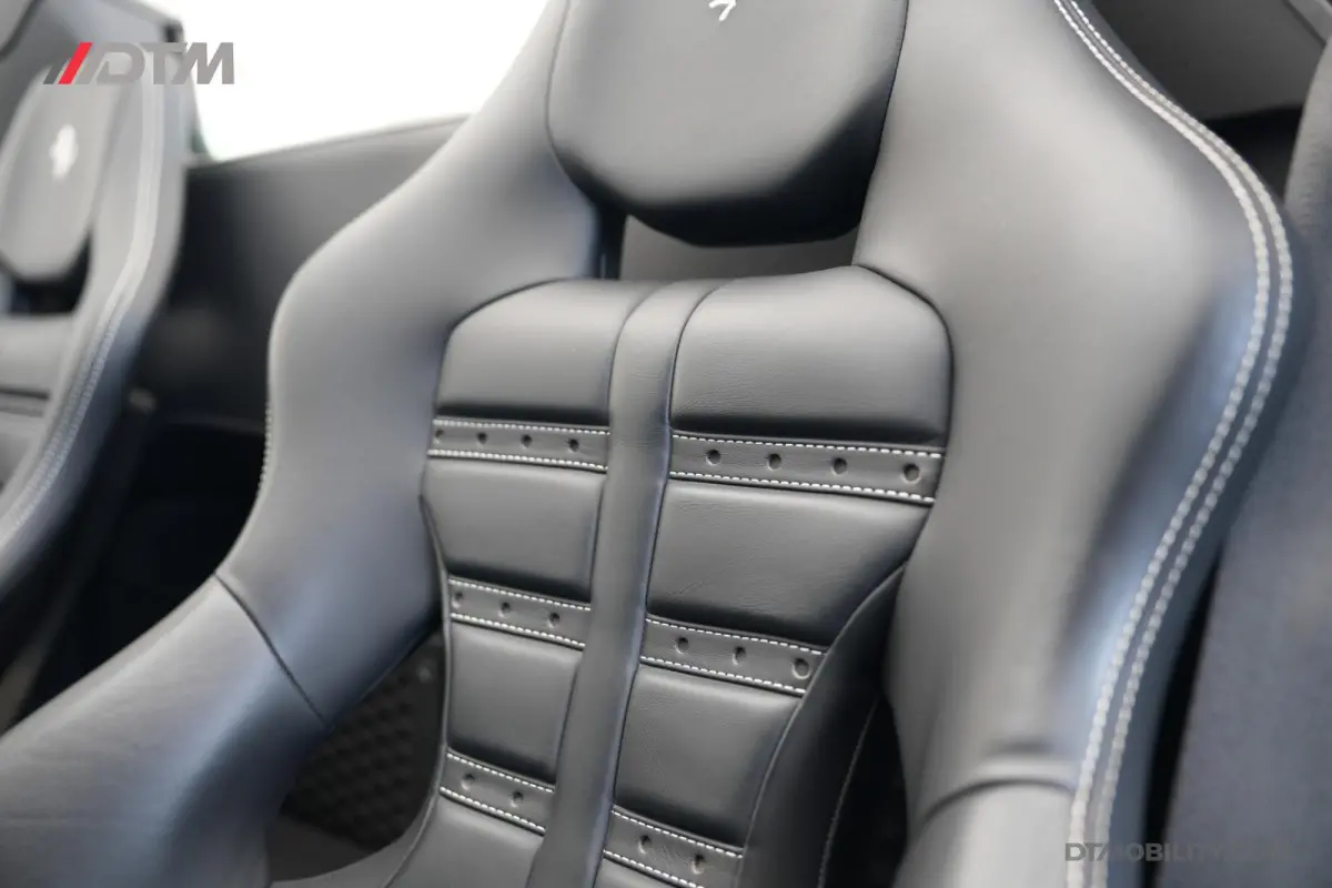 3.9 HELE | Daytona Racing Seats | Passenger Display | Nose Lift |