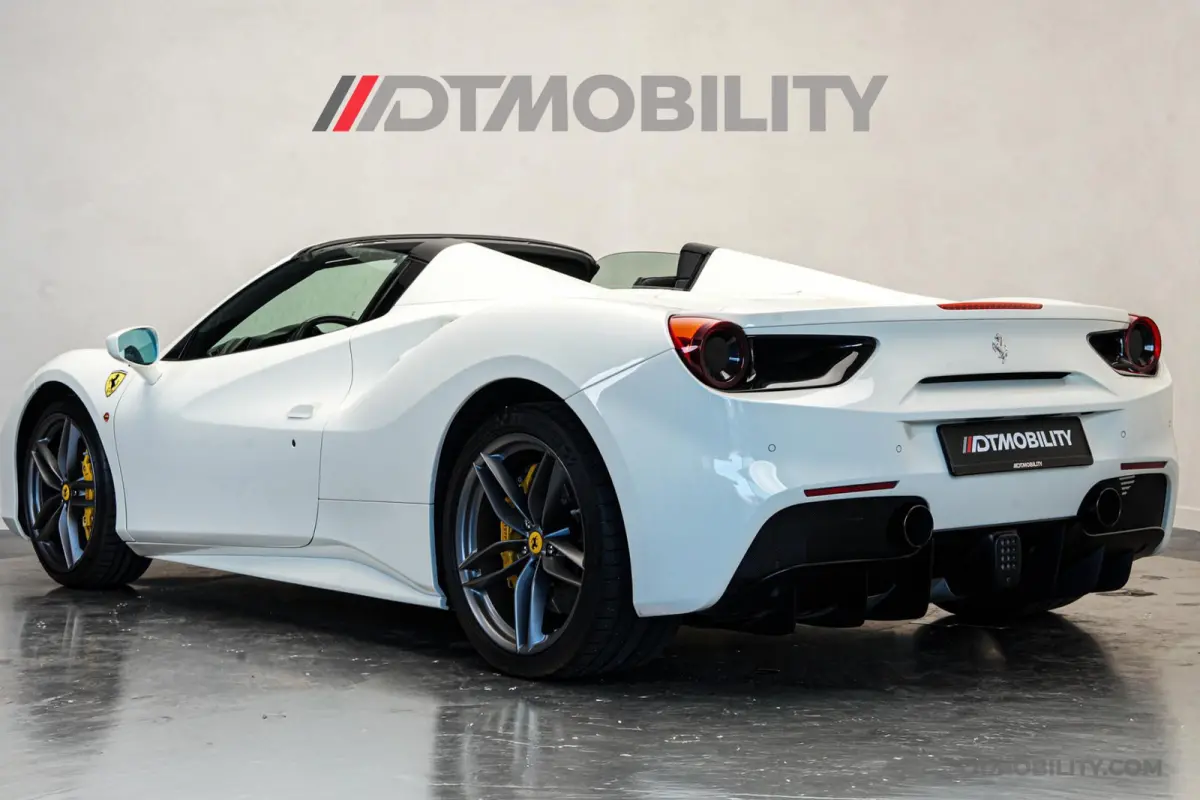 3.9 HELE | Daytona Racing Seats | Passenger Display | Nose Lift |