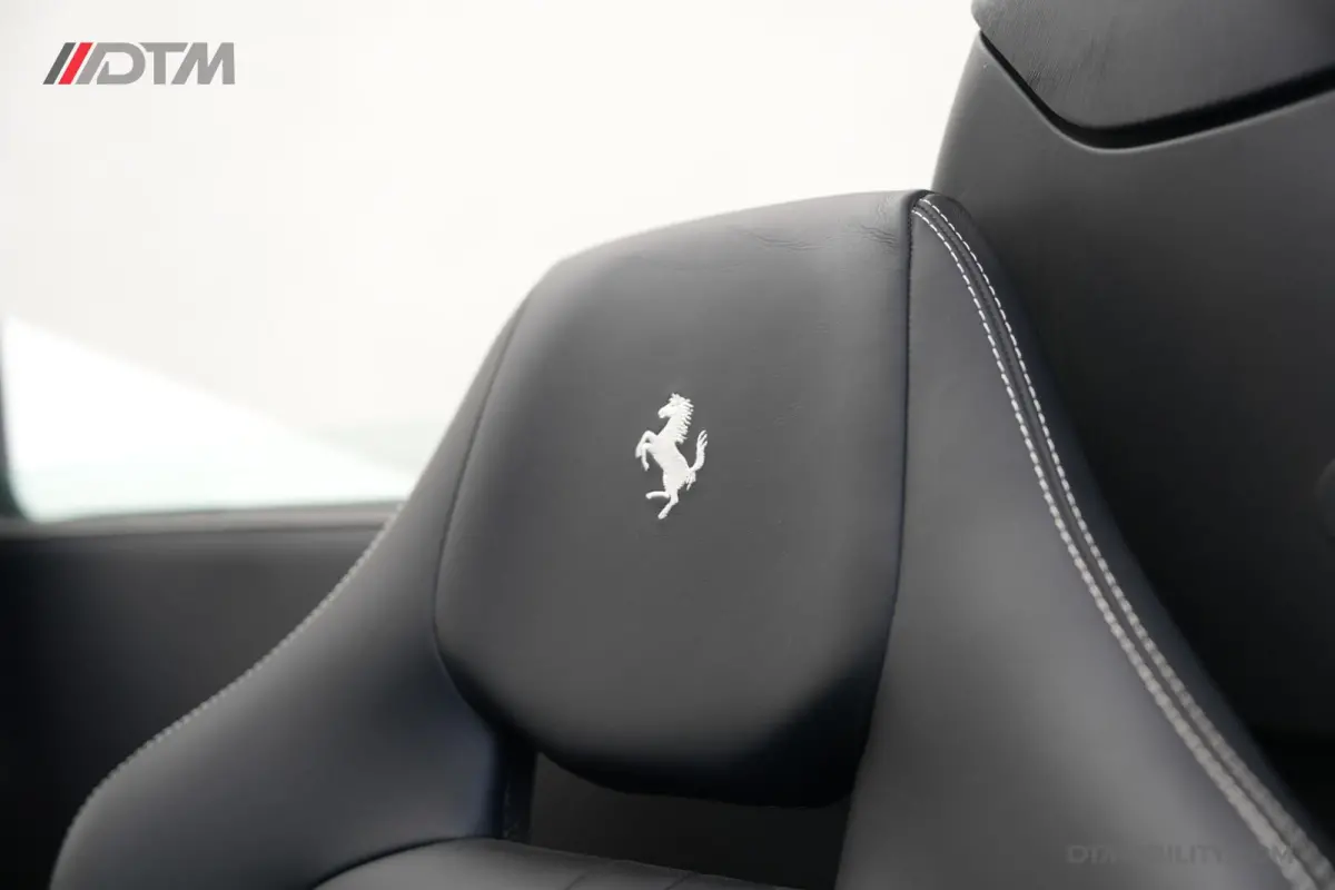 3.9 HELE | Daytona Racing Seats | Passenger Display | Nose Lift |
