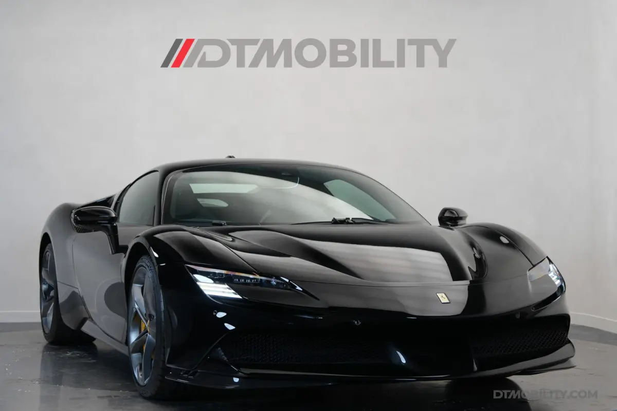 4.0 V8 | Assetto Fiorano | Daytona Racing seats |