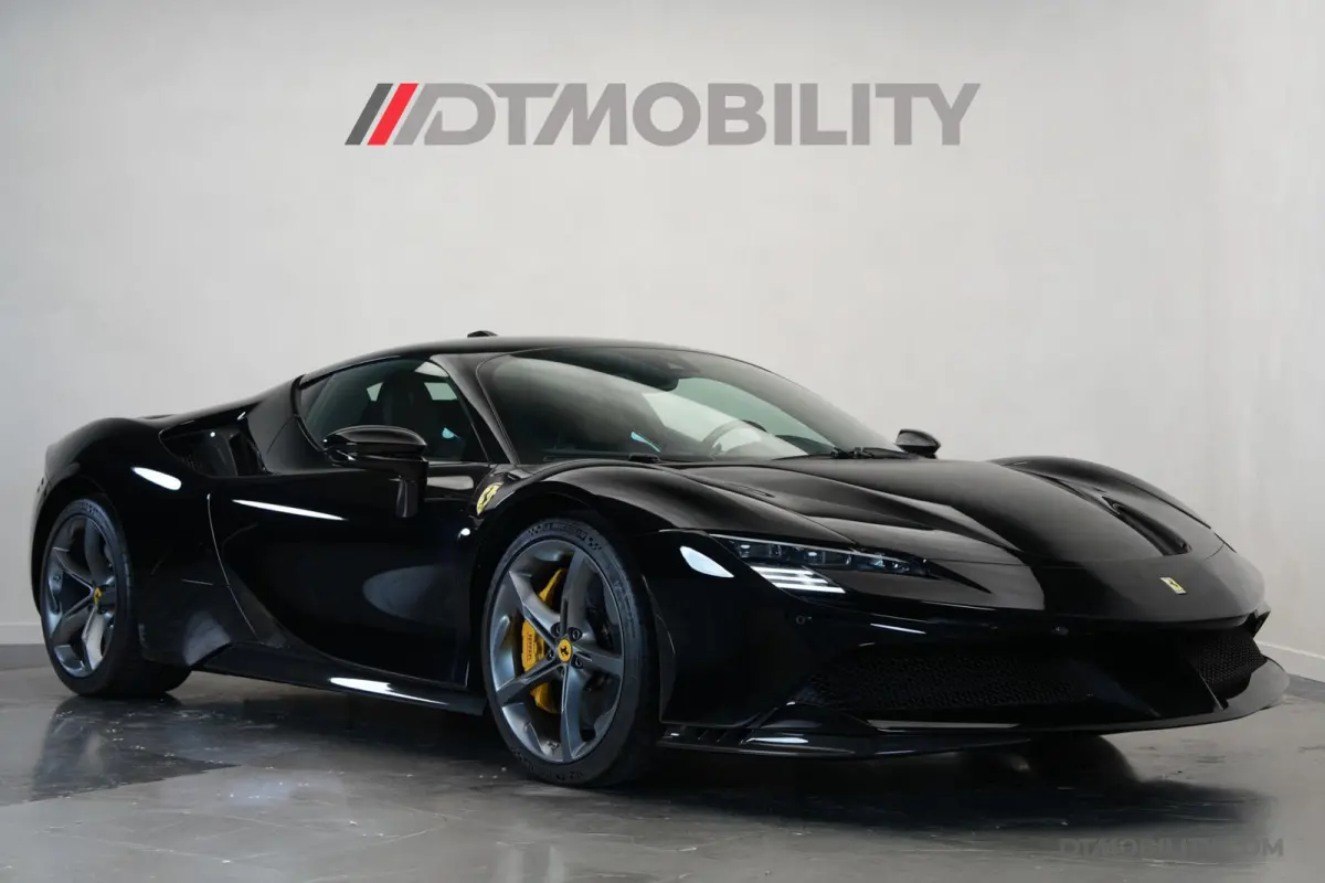 4.0 V8 | Assetto Fiorano | Daytona Racing seats |