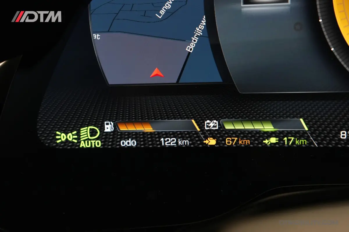 4.0 V8 | Assetto Fiorano | Daytona Racing seats |