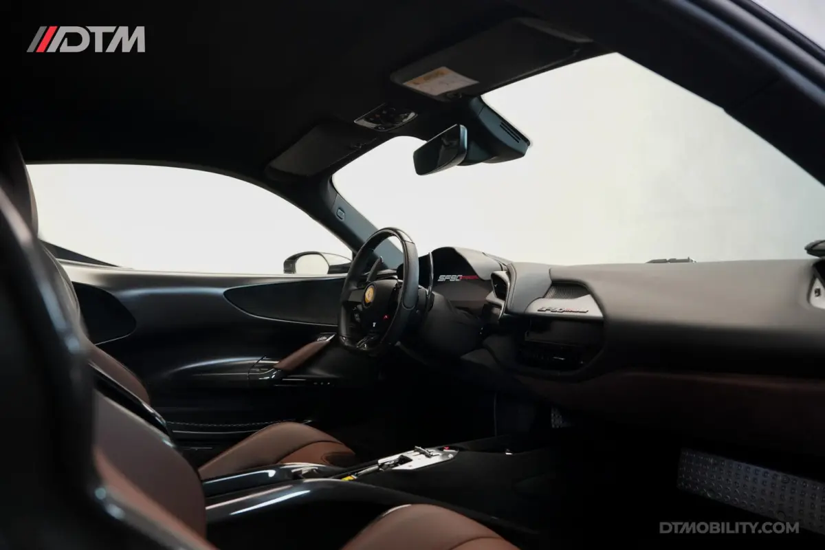 4.0 V8 | Assetto Fiorano | Daytona Racing seats |