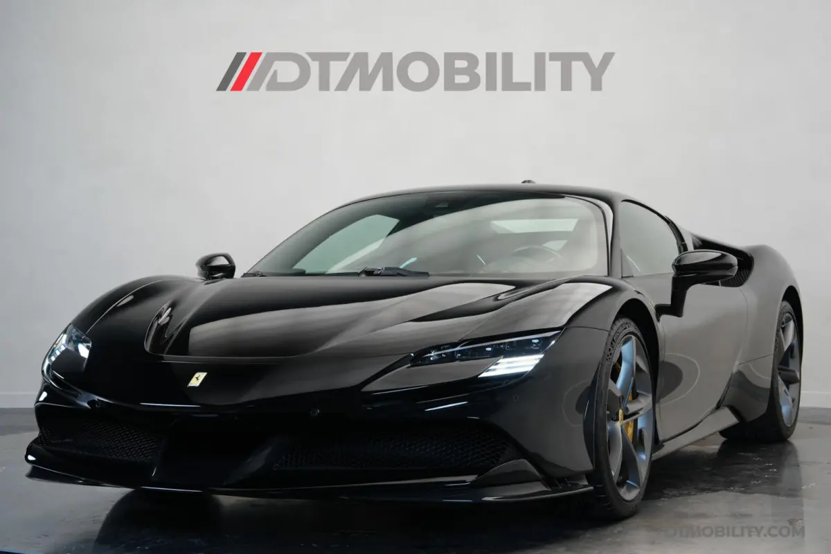 4.0 V8 | Assetto Fiorano | Daytona Racing seats |