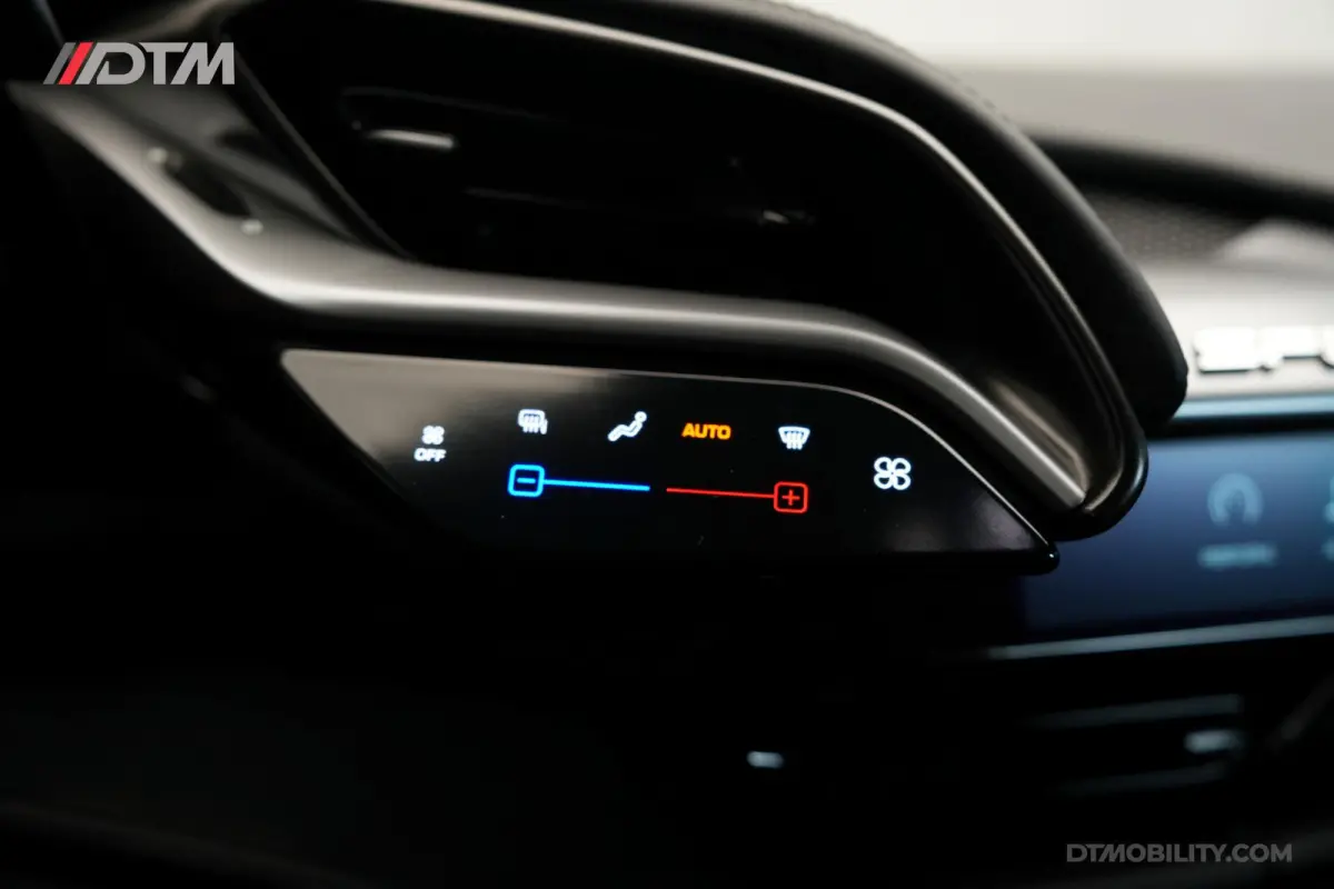 4.0 V8 | Assetto Fiorano | Daytona Racing seats |