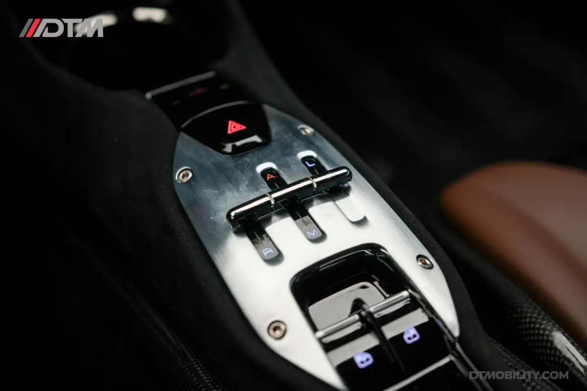 4.0 V8 | Assetto Fiorano | Daytona Racing seats |