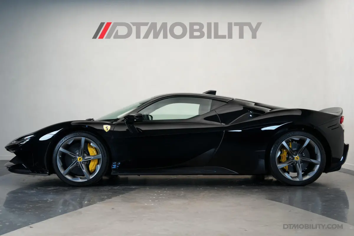 4.0 V8 | Assetto Fiorano | Daytona Racing seats |