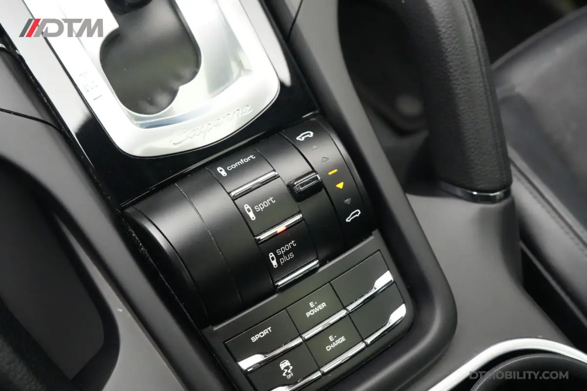 3.0S E-Hybrid Platinum Edition | Pano | 360 |