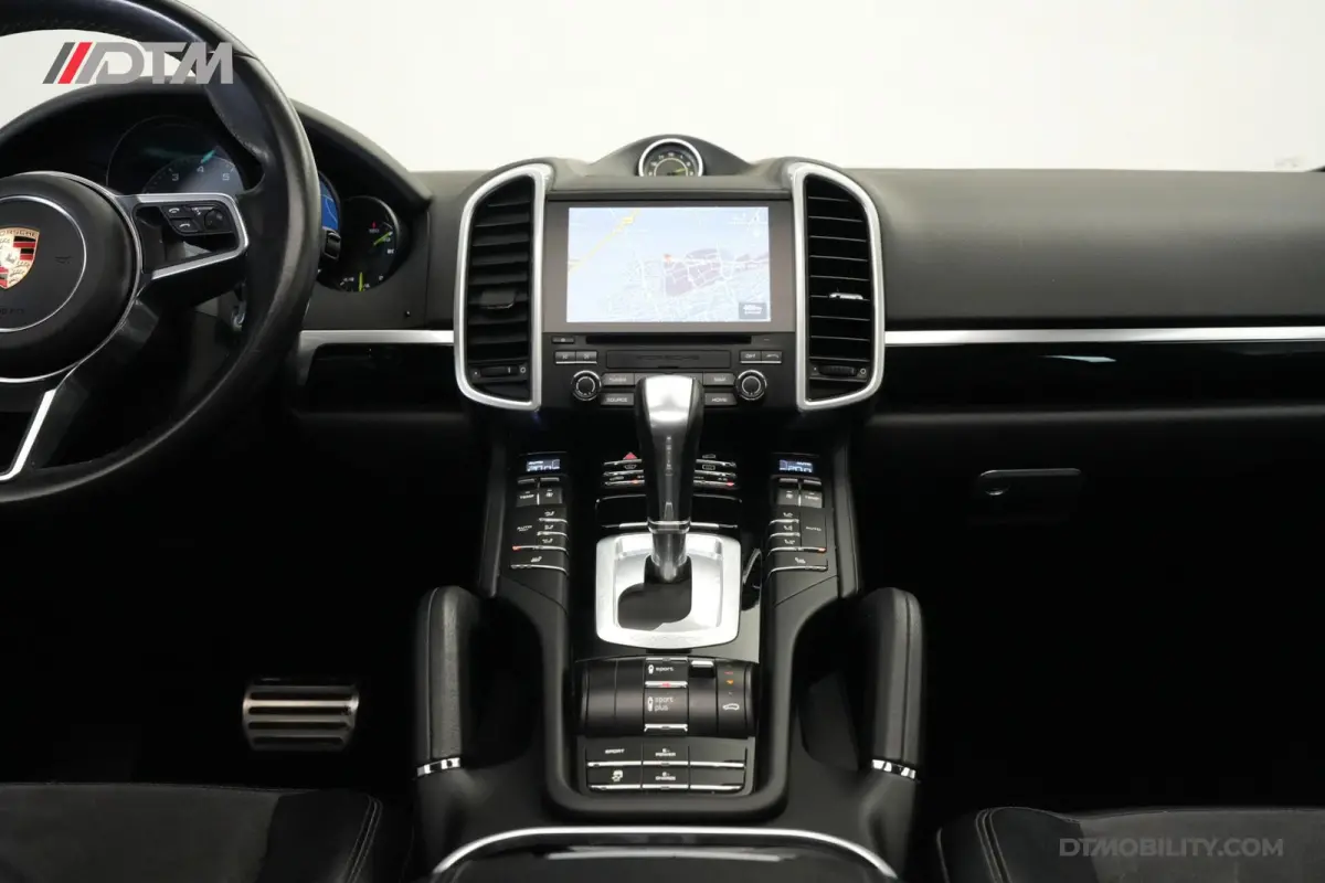 3.0S E-Hybrid Platinum Edition | Pano | 360 |