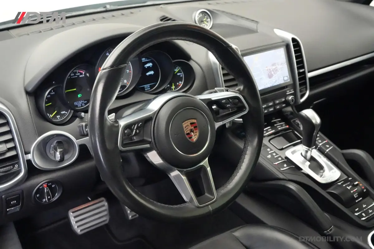 3.0S E-Hybrid Platinum Edition | Pano | 360 |
