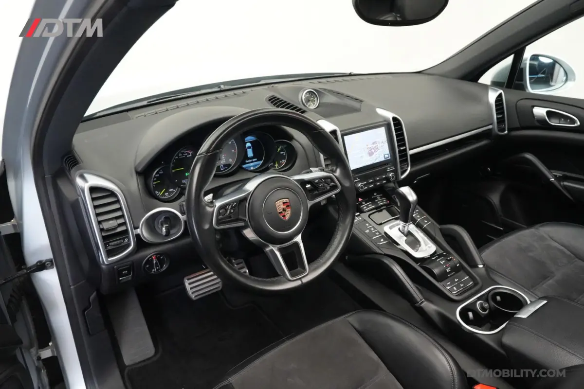 3.0S E-Hybrid Platinum Edition | Pano | 360 |
