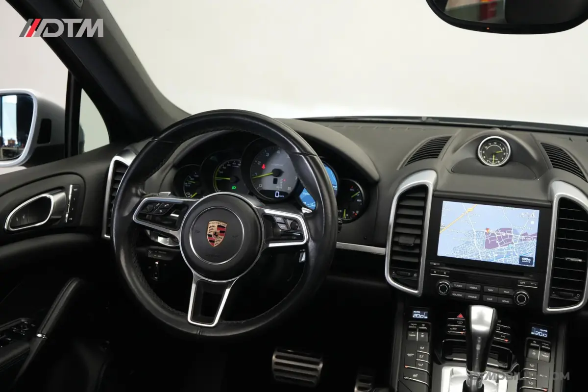 3.0S E-Hybrid Platinum Edition | Pano | 360 |