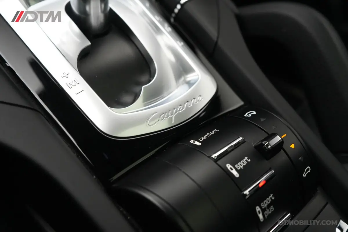 3.0S E-Hybrid Platinum Edition | Pano | 360 |