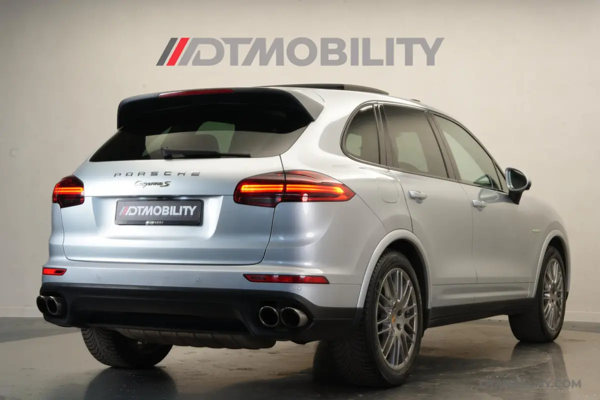3.0S E-Hybrid Platinum Edition | Pano | 360 |