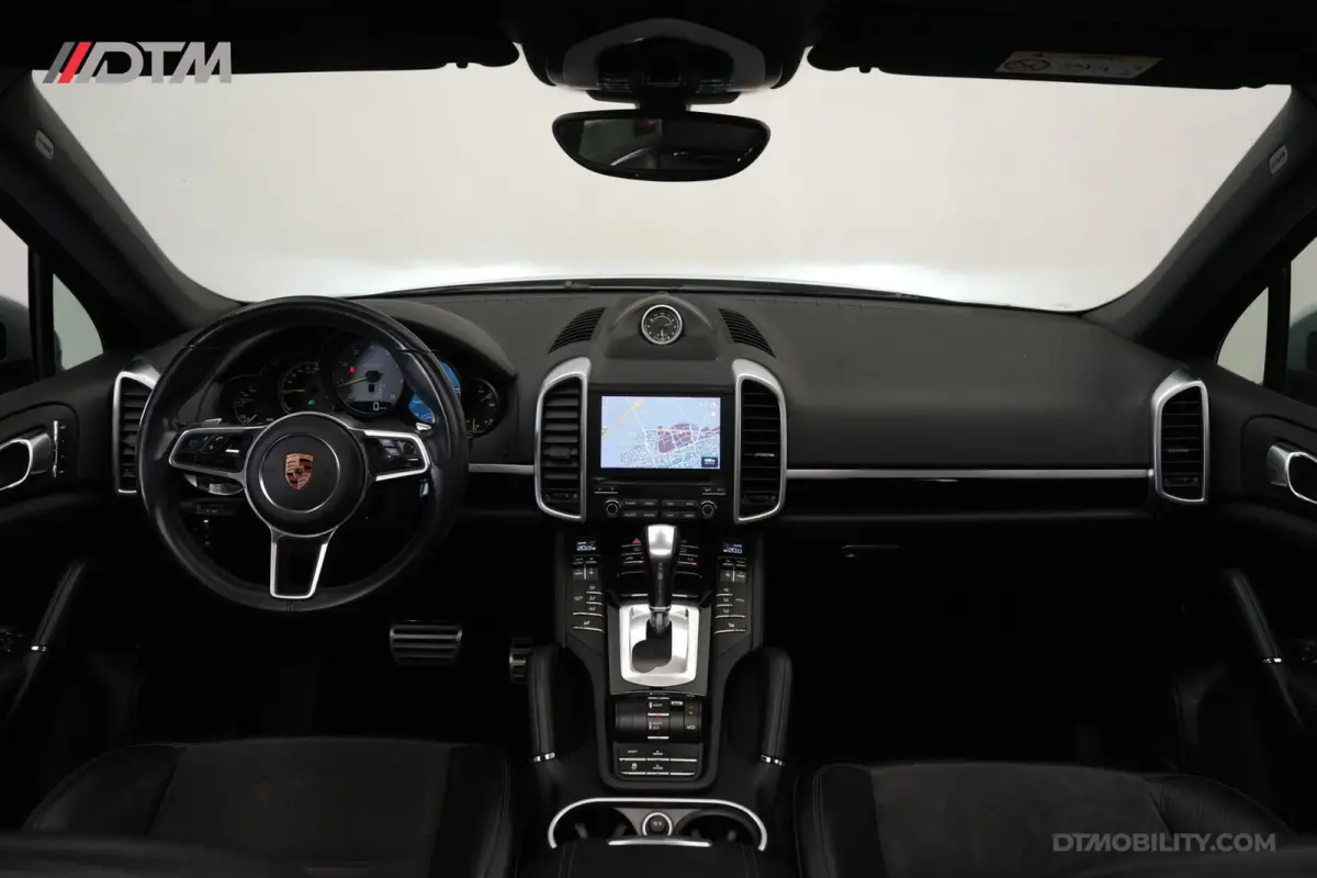3.0S E-Hybrid Platinum Edition | Pano | 360 |