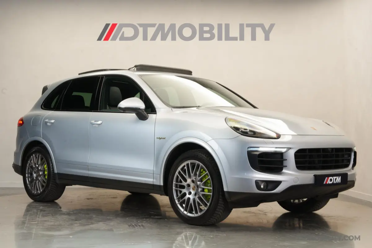3.0S E-Hybrid Platinum Edition | Pano | 360 |