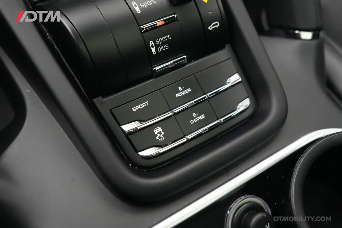 3.0S E-Hybrid Platinum Edition | Pano | 360 |