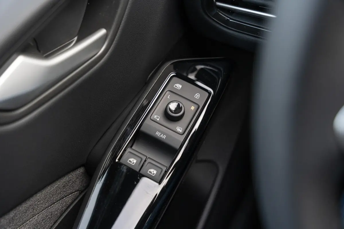 170pk Limited Edition 52 kWh | Steunhaak | Comfort Pakket
