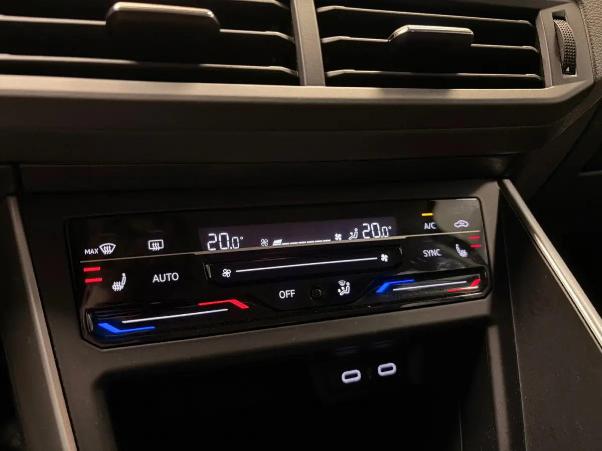 1.0 TSI Life Business | CAMERA | NAVI | CAR PLAY |