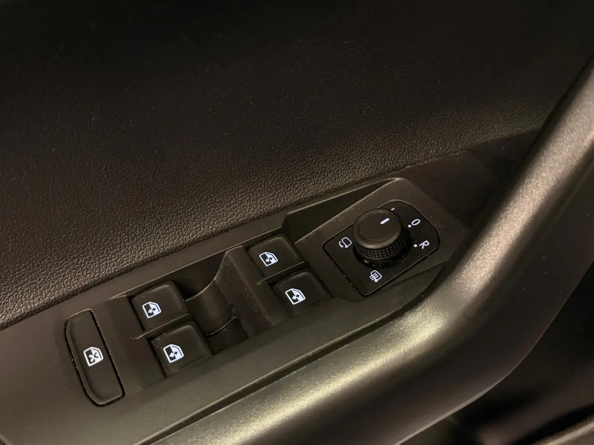 1.0 TSI Life Business | CAMERA | NAVI | CAR PLAY |