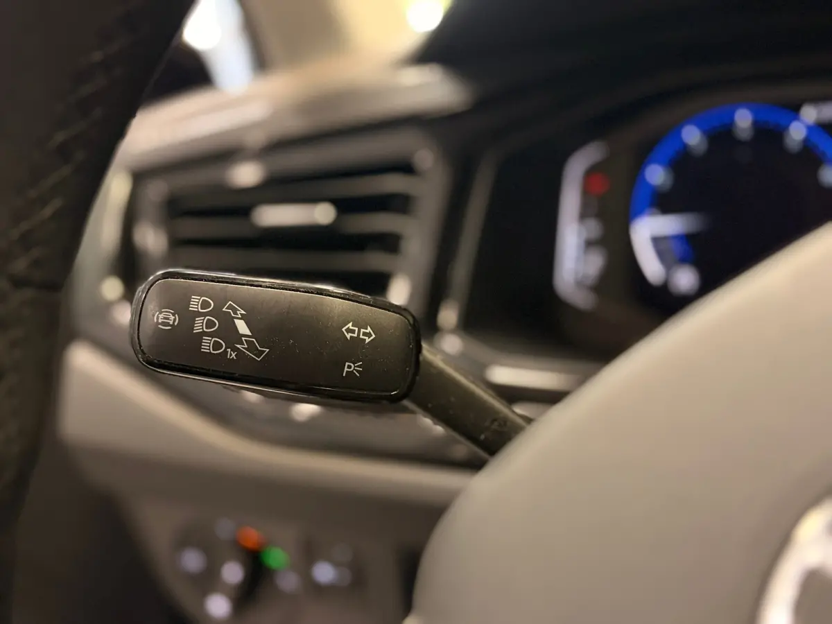 1.0 TSI Life Business | CAMERA | NAVI | CAR PLAY |