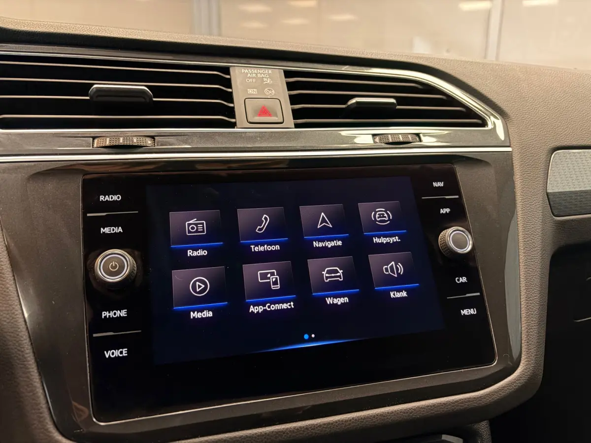 1.5 TSI Life Business | LED | ELEKTR. ACHTERKLEP | NAVI | CAR PLAY |