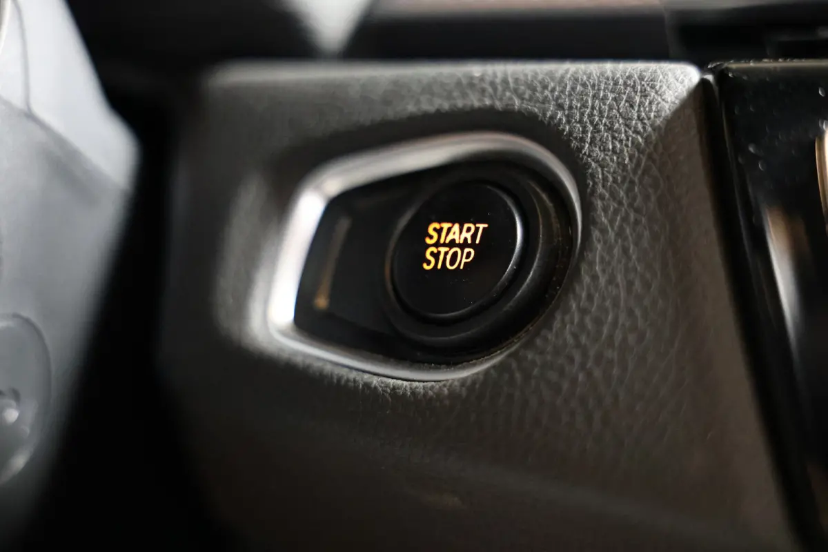 225xe M SPORT iPerform PLUGIN AUTOM PANO NAVI "20