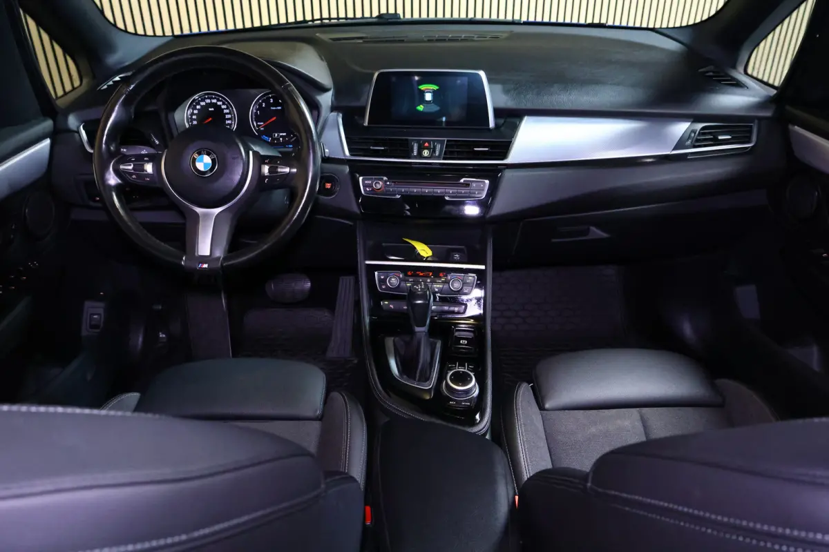 225xe M SPORT iPerform PLUGIN AUTOM PANO NAVI "20