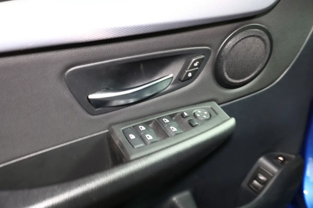 225xe M SPORT iPerform PLUGIN AUTOM PANO NAVI "20