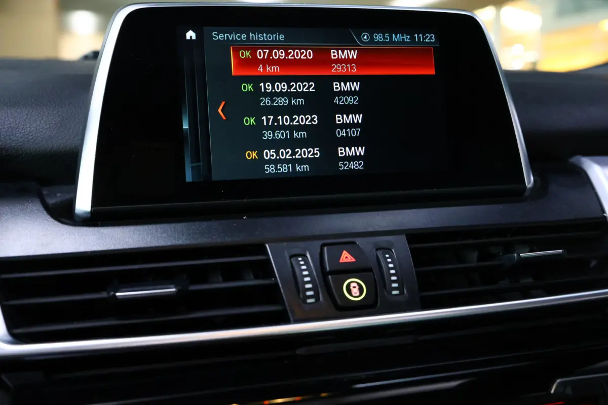 225xe M SPORT iPerform PLUGIN AUTOM PANO NAVI "20