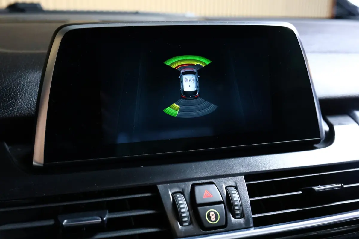225xe M SPORT iPerform PLUGIN AUTOM PANO NAVI "20