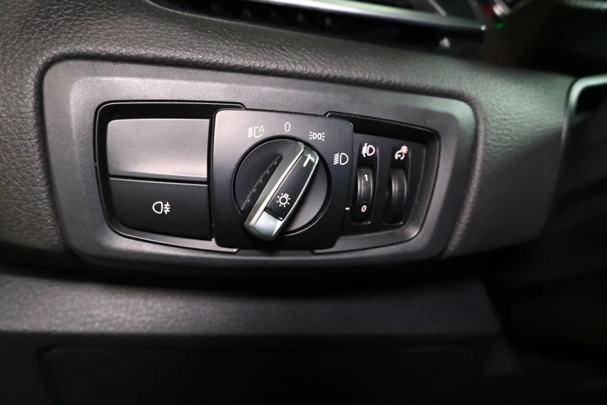 225xe M SPORT iPerform PLUGIN AUTOM PANO NAVI "20