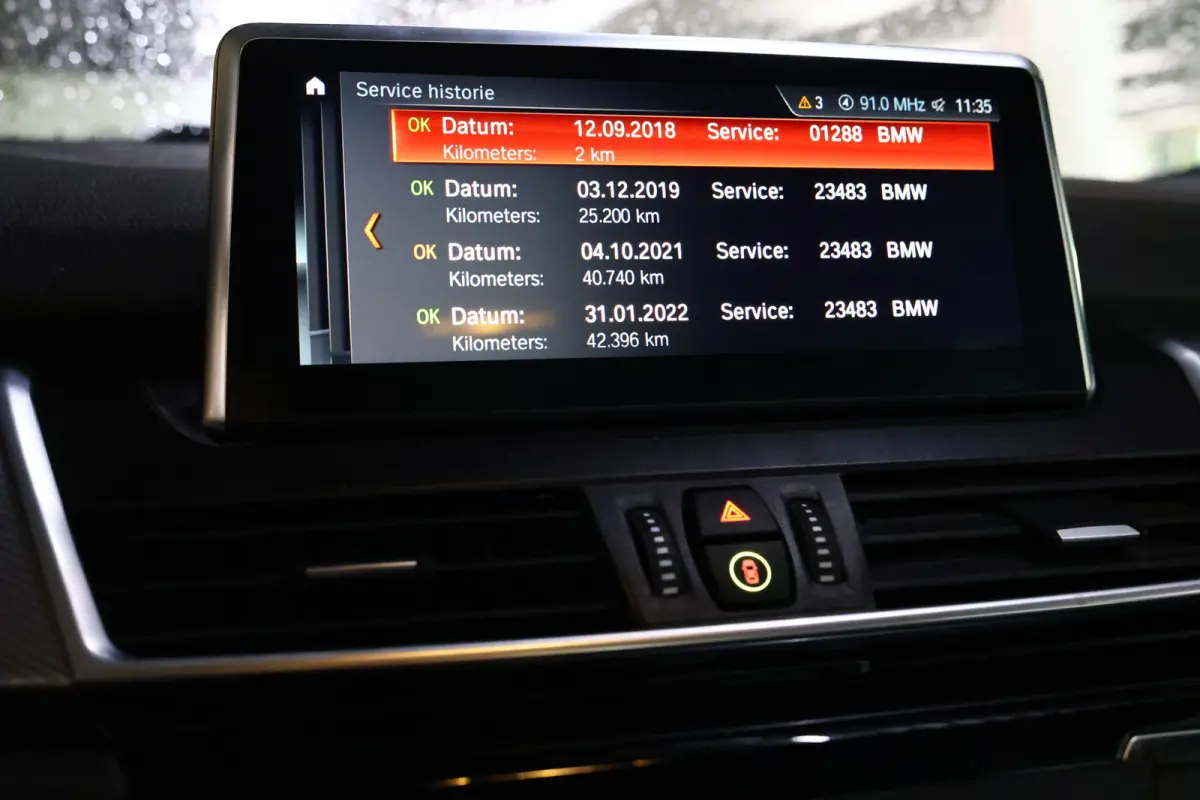 225xe M SPORT iPerform PLUGIN AUTOM PANO NAVI "20
