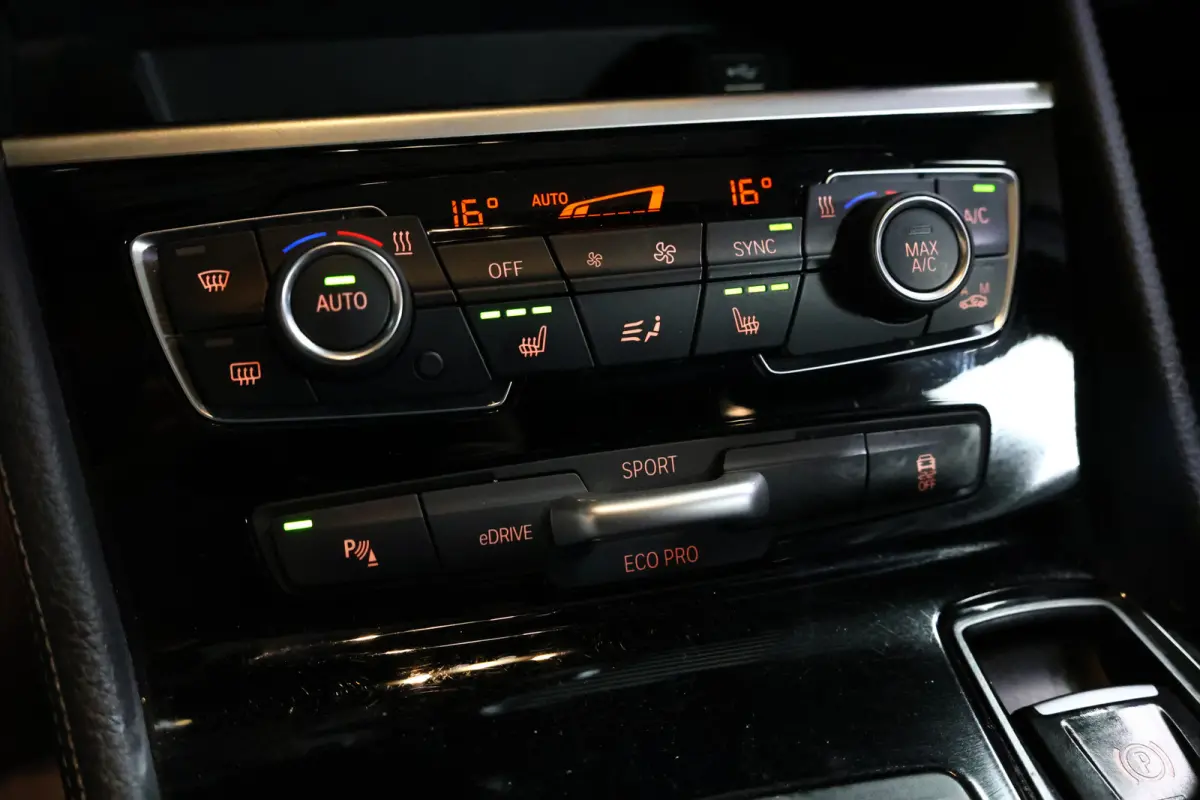 225xe M SPORT iPerform PLUGIN AUTOM PANO NAVI "20