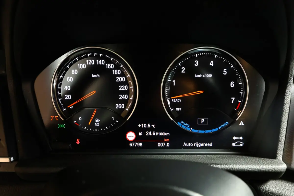 225xe M SPORT iPerform PLUGIN AUTOM PANO NAVI "20