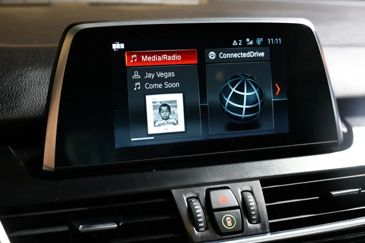 225xe M SPORT iPerform PLUGIN AUTOM PANO NAVI "20