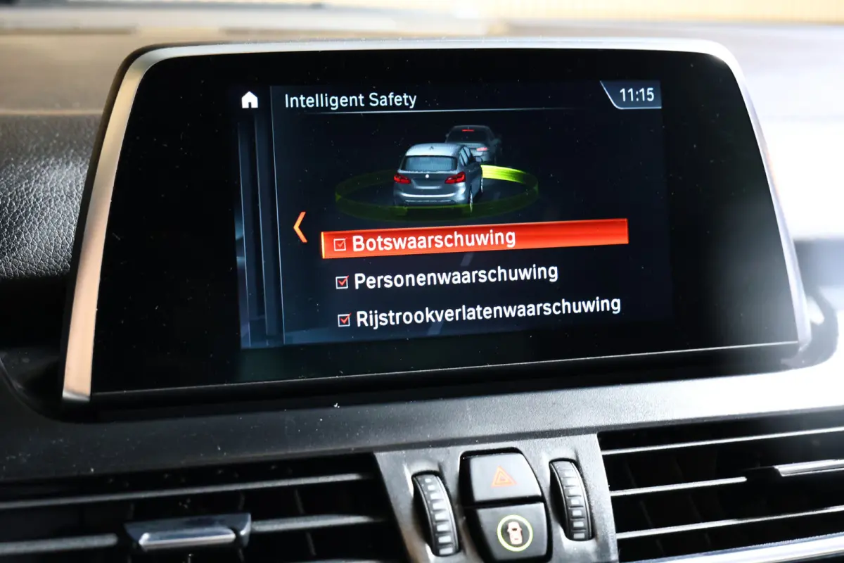 225xe M SPORT iPerform PLUGIN AUTOM PANO NAVI "20